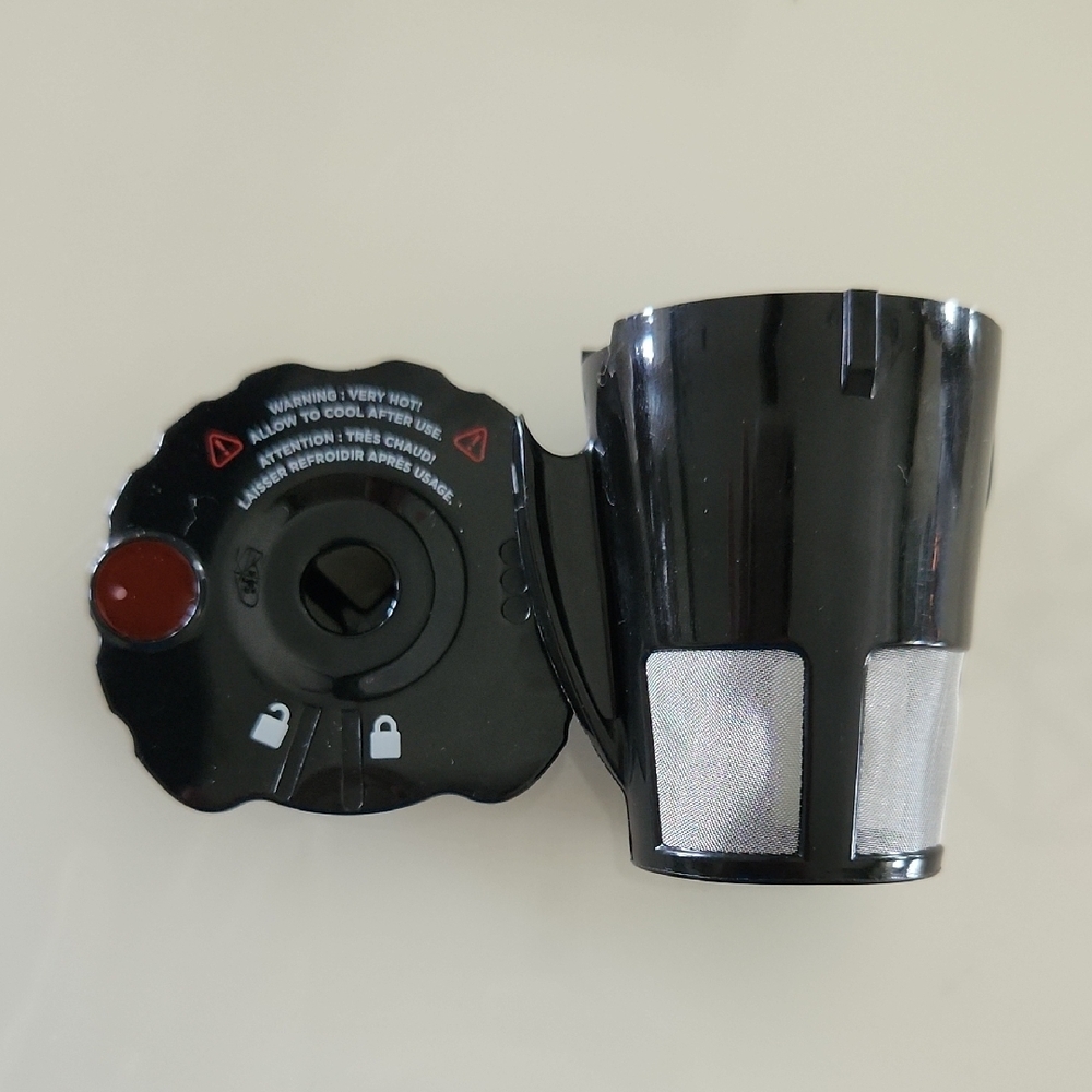Keurig 2.0 My K-Cup Reusable Coffee Filter - Black with Red Accent - Picture 5 of 7